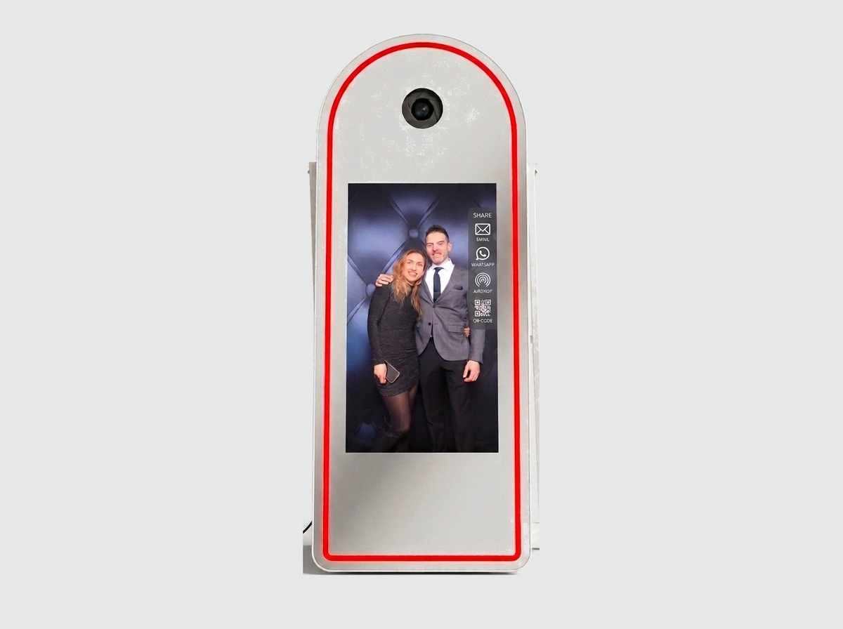 Mirror Booth